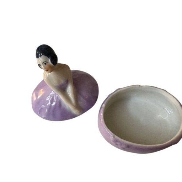 Vintage Hand-Painted Porcelain Lady Figurine Trinket Box - Picture 5 of 6